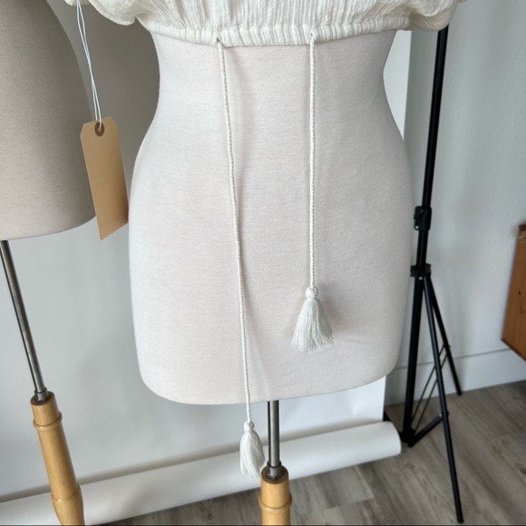 SOLD ❌ CREAM CLEOBELLA CROP TOP - Picture 4 of 10